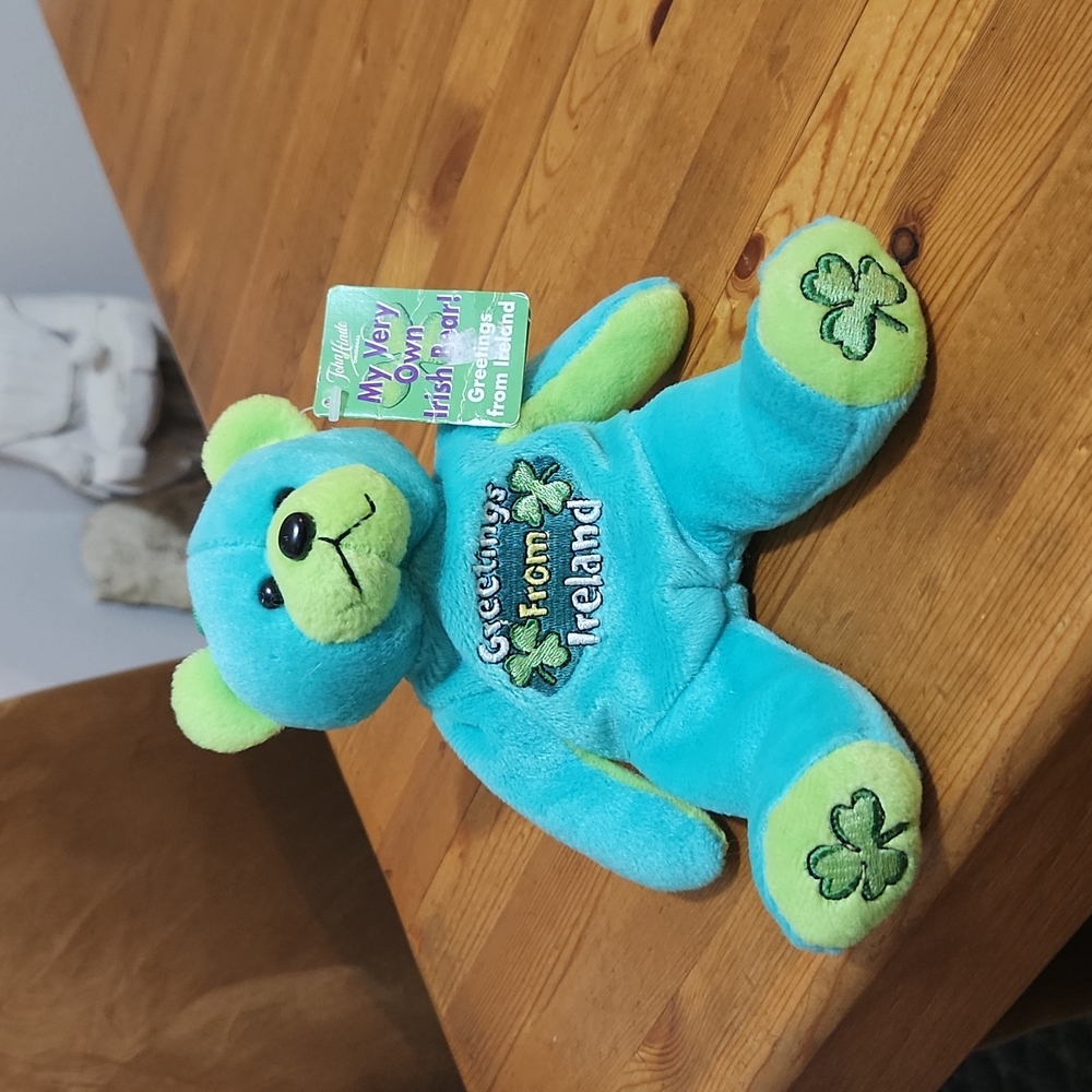 Bear "Greetings from Ireland" Velvet Green 🐻 8" Bear Clovers on Feet NWT